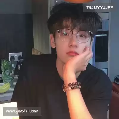 屈俪